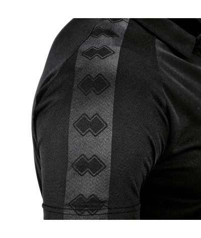 Particolare della spalla della Polo Shedir MC AD da uomo colore nero